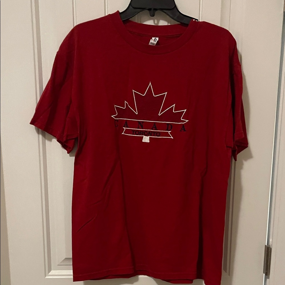 Alstyle Red Canada Leaf T-Shirt size L‎